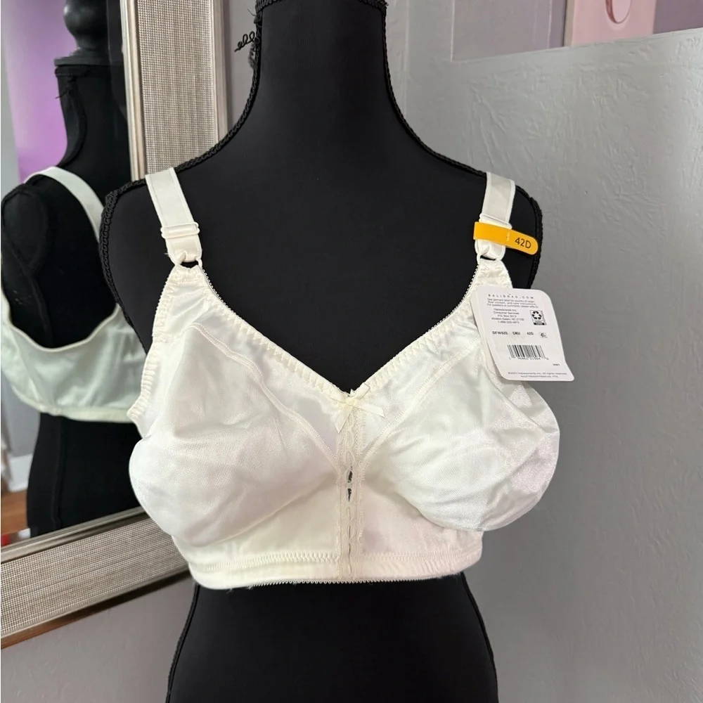 NWT Bali® Double Support® Full-Figure Wireless Cream Bra Size 42D